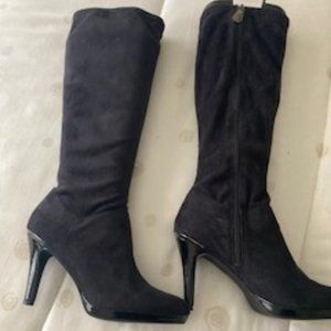 TAHARI Black Suede Boots  Side Zipper, Size 8m , 4 inch heels  soft fabric